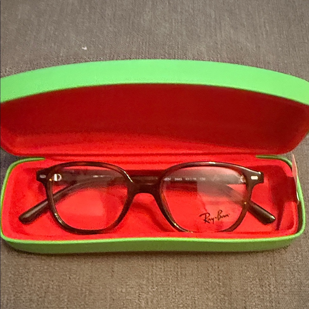 Ray-Ban Kids Glasses with Green and Red Case
